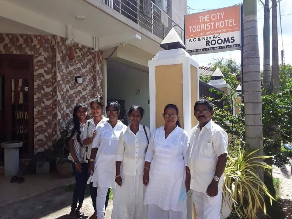 The City Tourist Hotel Anuradhapura Exterior foto