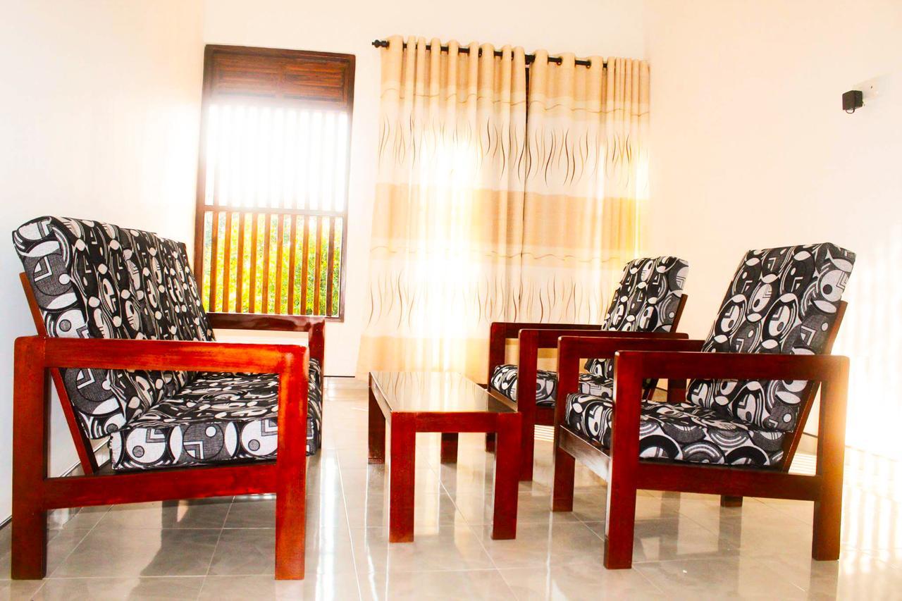 The City Tourist Hotel Anuradhapura Exterior foto
